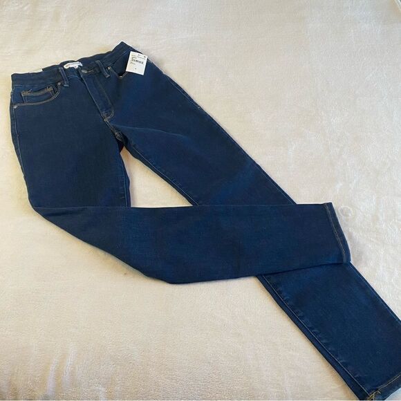 GOOD AMERICAN GOOD WAIST SKINNY JEAN NWT - Picture 3 of 10